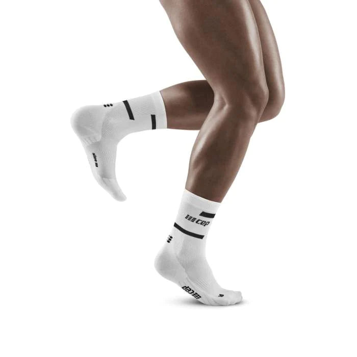 Athletic men's socks with arch supportCEP Men's The Run Socks Mid-Cut V4 - White