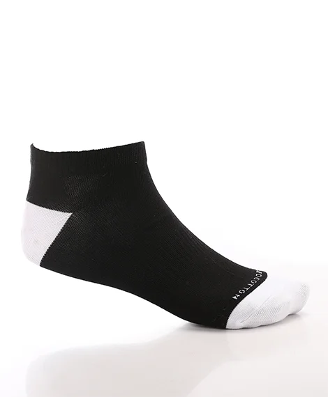 Moisture - wicking men's socks for drynessMen's Black & White Ankle Socks