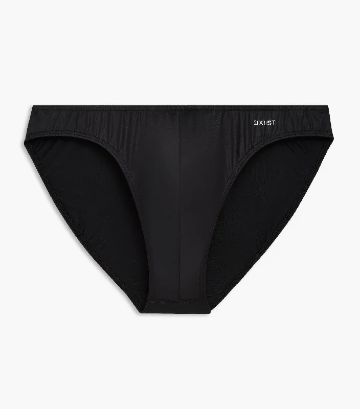 Silky men's briefs for a luxurious feelSliq Hip Brief