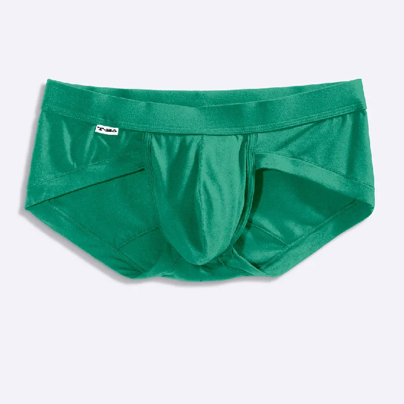 Seamless men's briefs for a smooth look under clothesThe Earth Green Brief