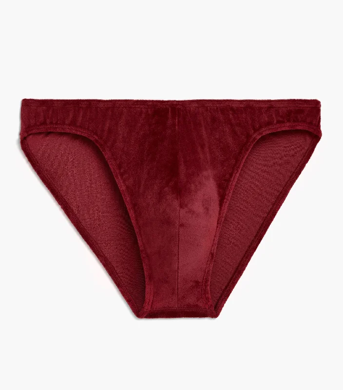 Seamless men's briefs for a smooth look under clothesVelour | Sliq Hip Brief